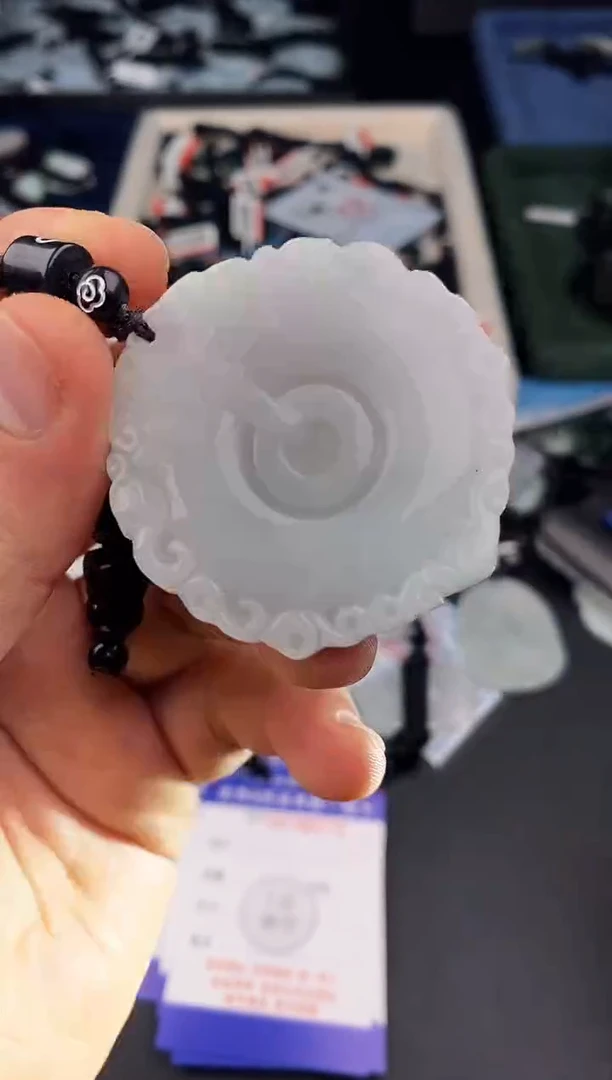 【闪购商品】翡翠颈饰未镶嵌  天然翡翠，一物一图