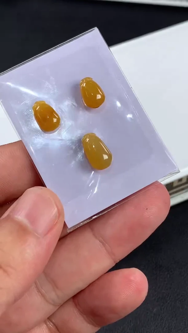 未镶嵌定制翡翠晴*的翡翠