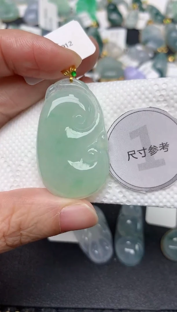 颈饰18K金镶嵌翡翠天然缅甸A货翡翠