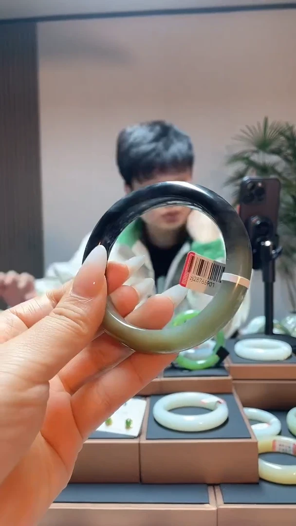 【闪购商品】和田玉手镯未镶嵌59楼兰三色28765901