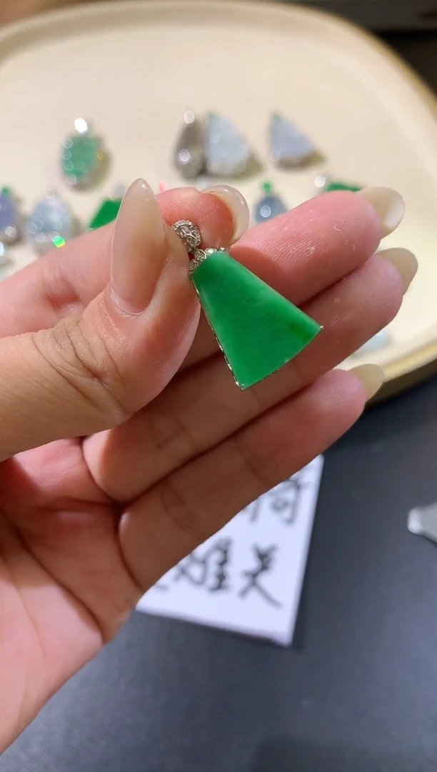 吊坠(不含链)18K金镶嵌翡翠W343|5800