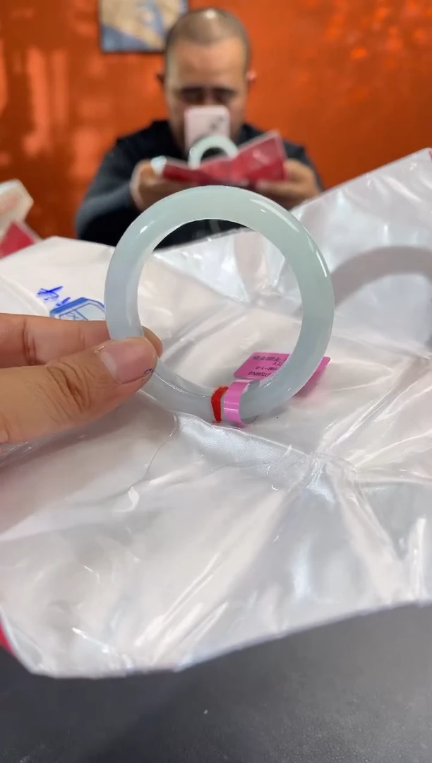 未镶嵌手镯翡翠7