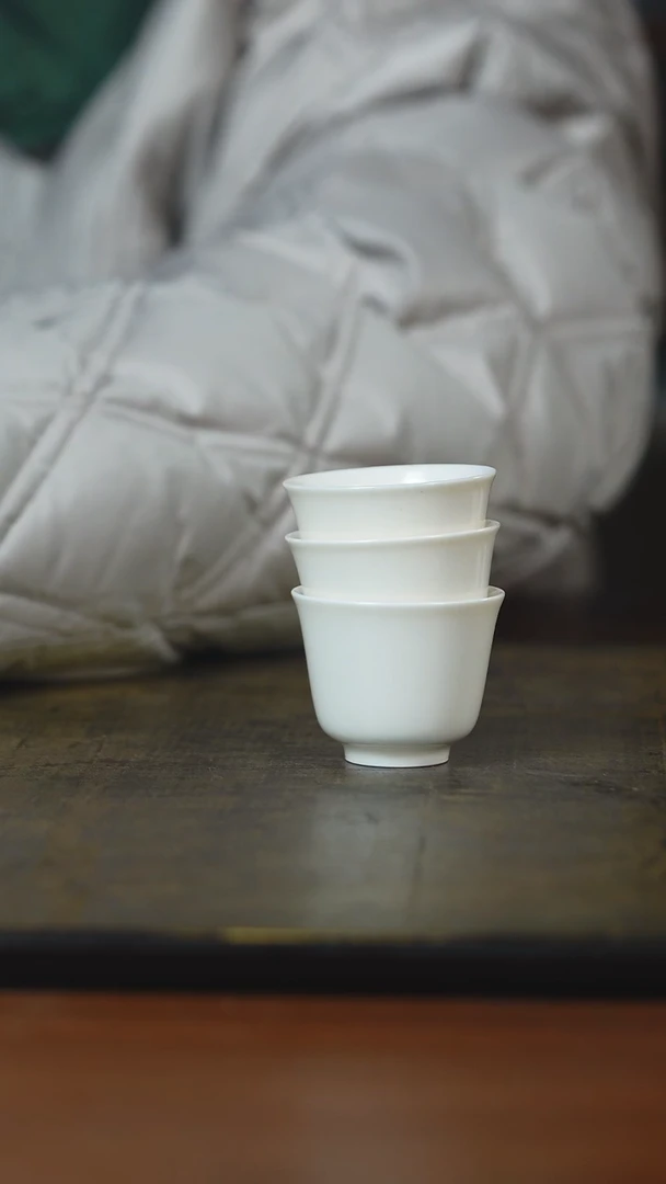 弥云斋香满云白三客杯