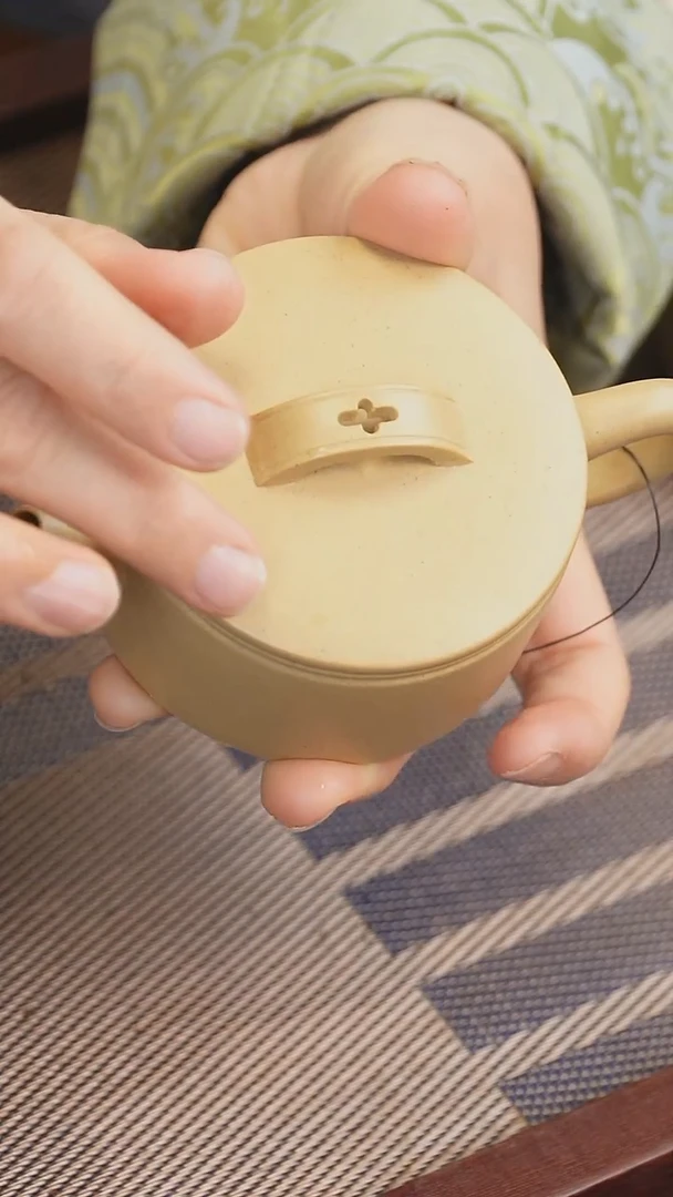 【闪购商品】紫砂茶壶本绿汉瓦