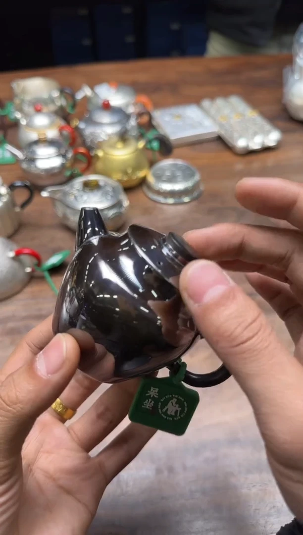 1**y呆坐 手敲镜面玄紫墩墩壶