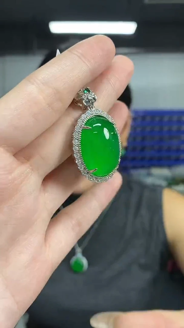 颈饰未镶嵌翡翠多样性发其一颜色微差