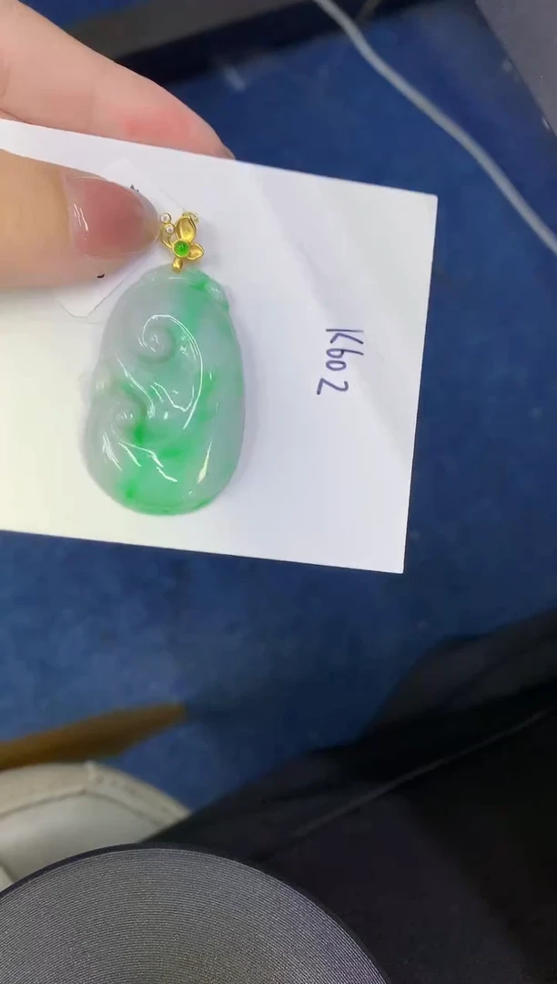颈饰未镶嵌翡翠缅甸天然翡翠A货
