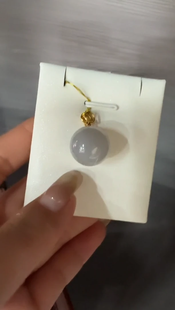 颈饰18K金镶嵌和田玉冰烟紫圆珠单珠吊坠/配银链