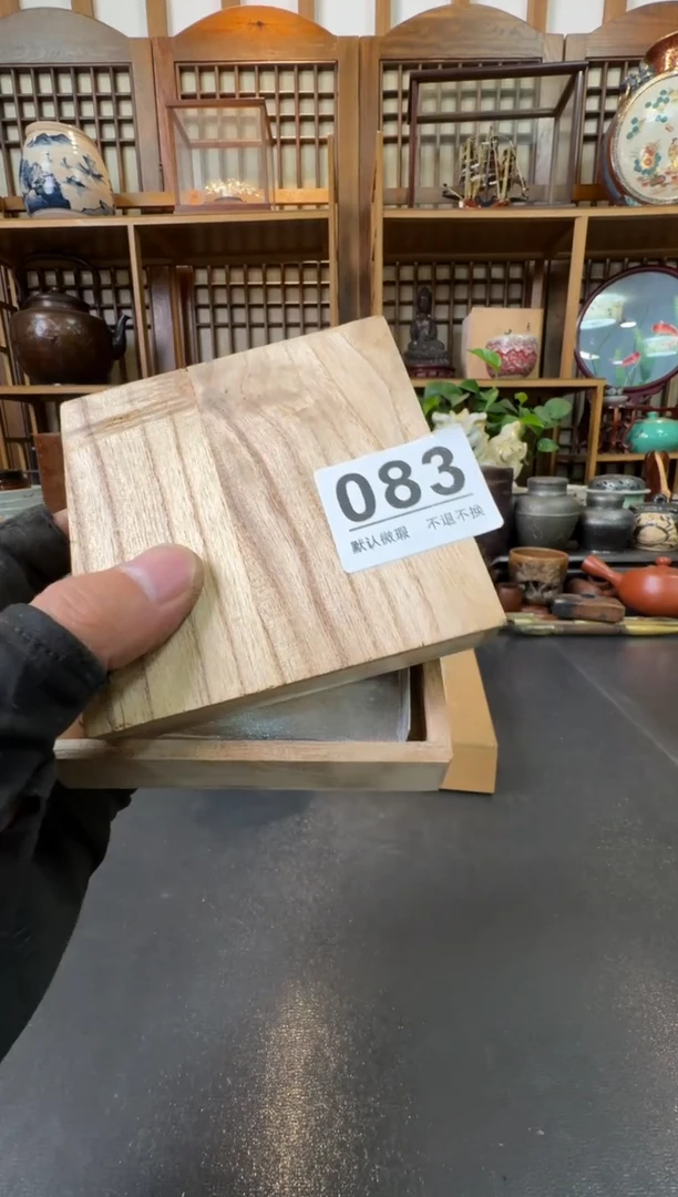 摆件?****儿  注意：回流商品，默认有瑕，不退不换。