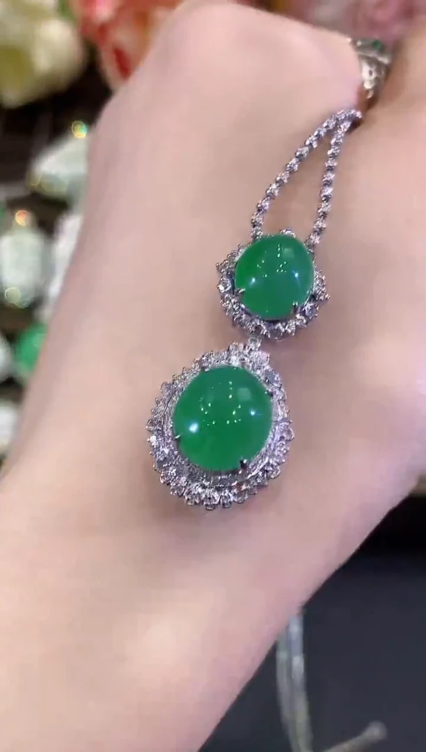 吊坠(不含链)18K金镶嵌翡翠B178