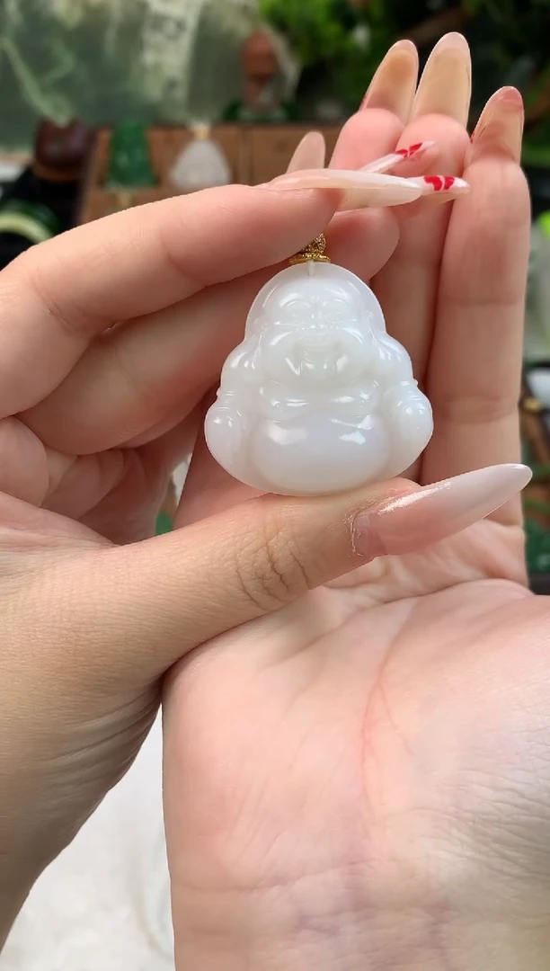 颈饰未镶嵌和田玉吊坠