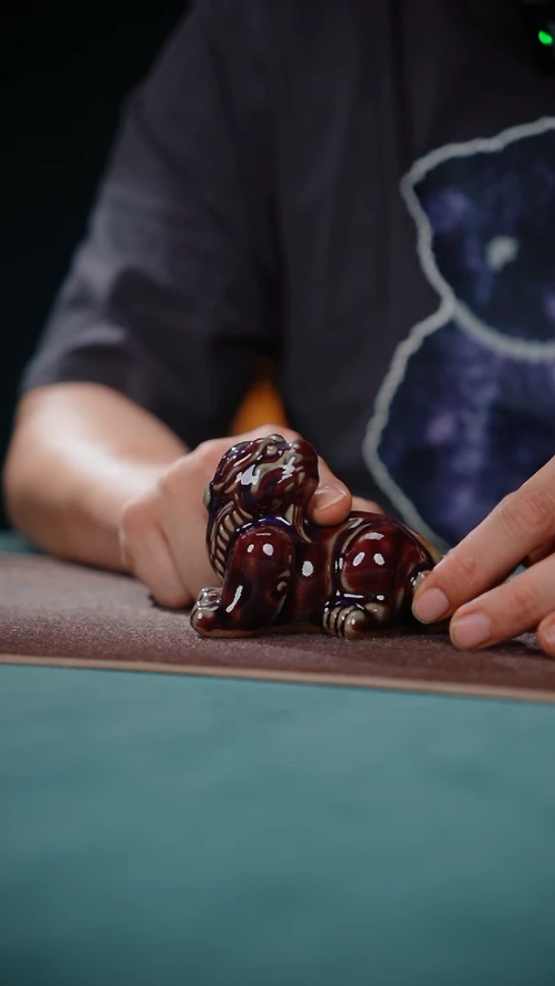 13-1龙子茶宠（红生手签）