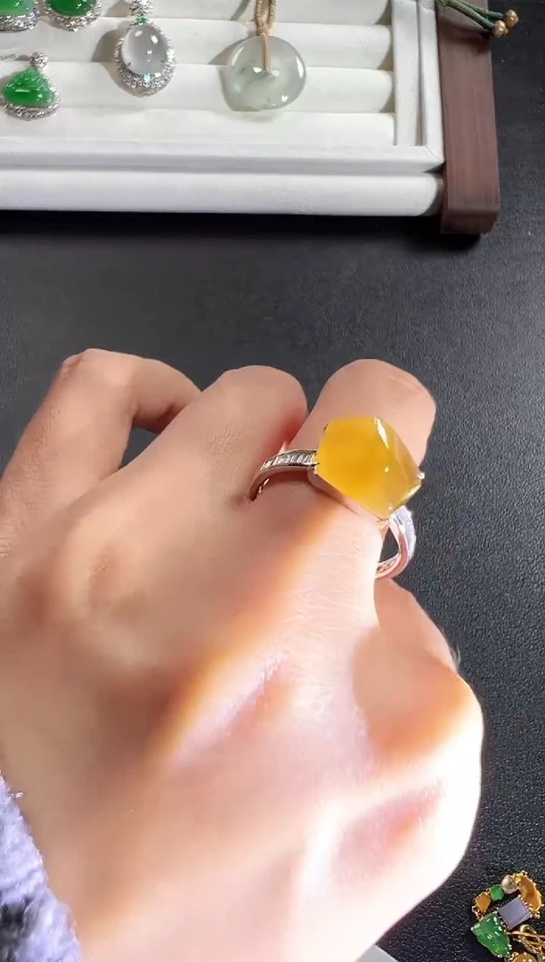 18K金镶嵌戒指翡翠KXLJ1228-004