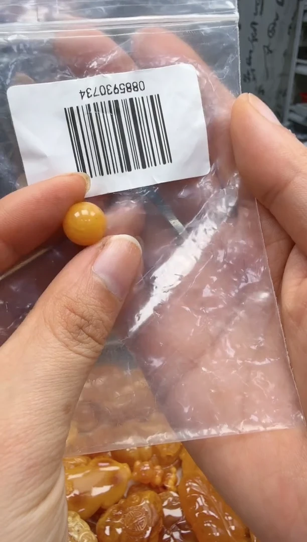 裸石琥珀未镶嵌如图