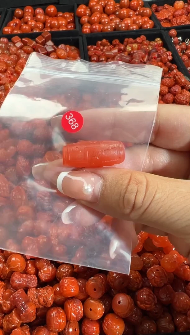颈饰未镶嵌南红玛瑙1