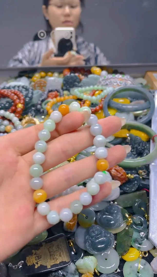 颈饰未镶嵌翡翠8MM/ N /翡翠A货，一件也是批发价