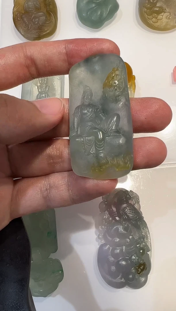 未镶嵌定制翡翠观音