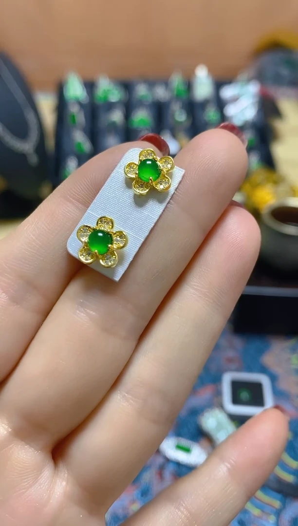 未镶嵌翡翠耳饰天然A货 假一罚四