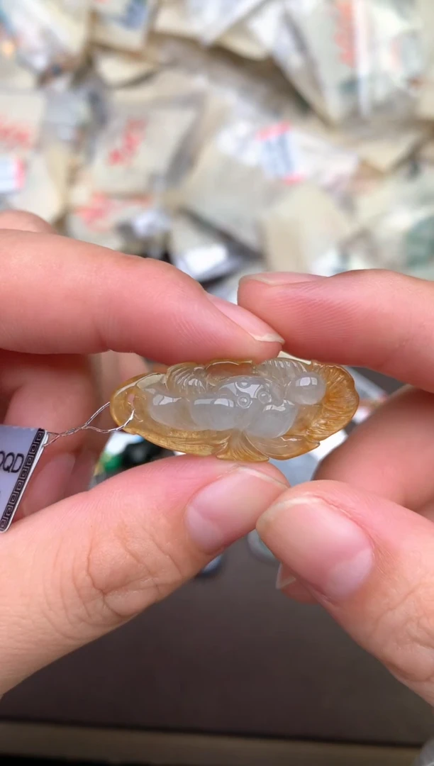未镶嵌挂件翡翠 —