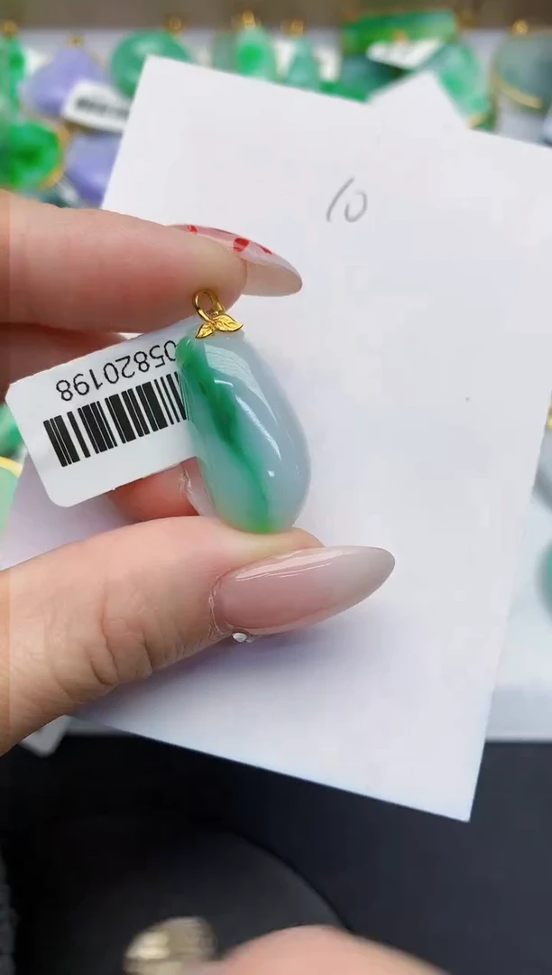 【闪购商品】翡翠颈饰18K金镶嵌0000000000