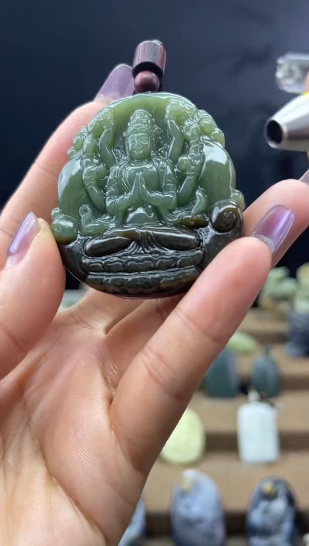颈饰未镶嵌和田玉1