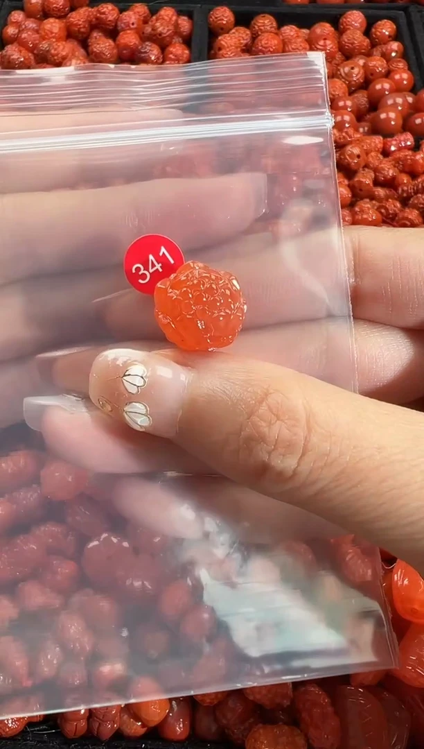 颈饰未镶嵌南红玛瑙1