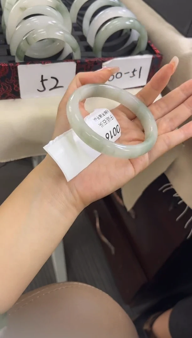 未镶嵌手镯石英质玉0016