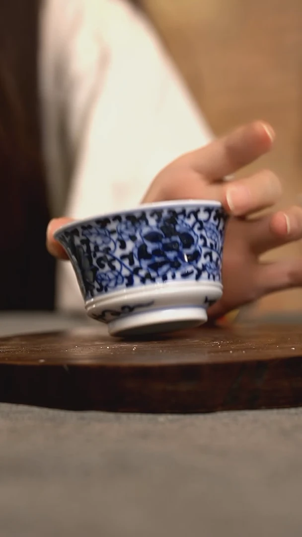 微瑕福利 现代瓷 柴  马蹄杯