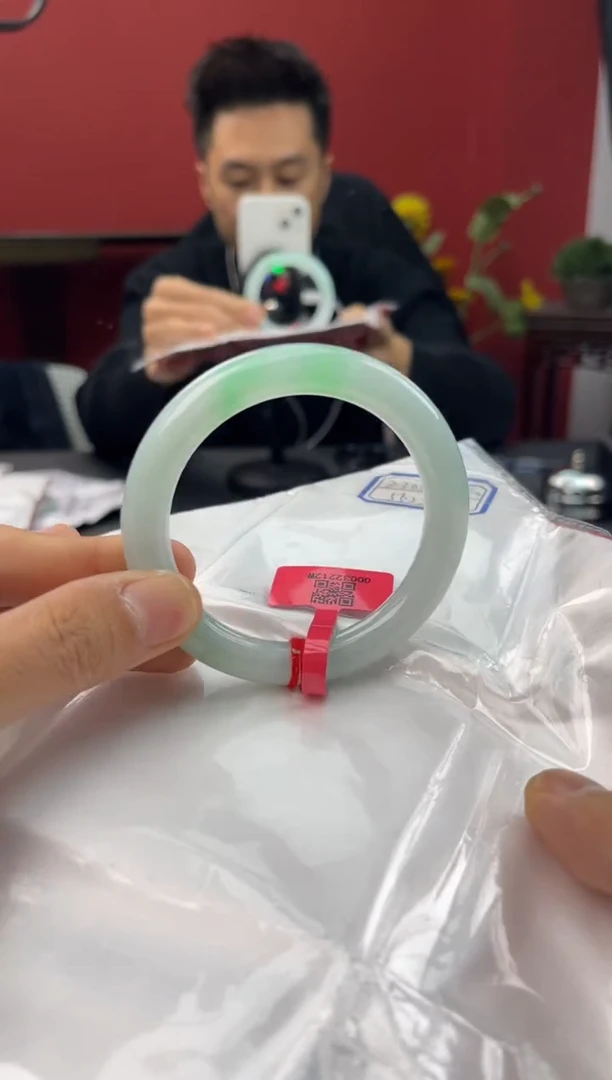 未镶嵌手镯翡翠55.6