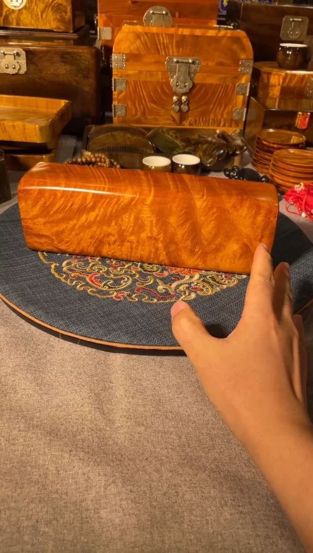 乌木类成套家具金丝楠枕头
