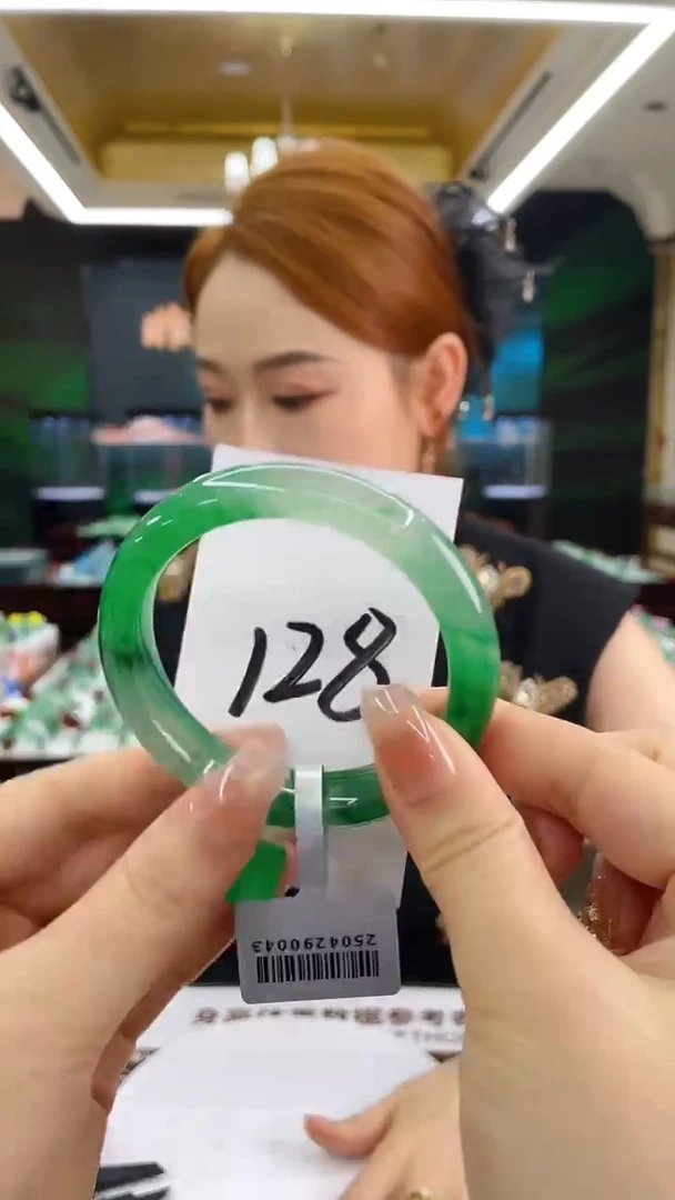 石英质玉（非洲翠）手镯未镶嵌天然冰飘花