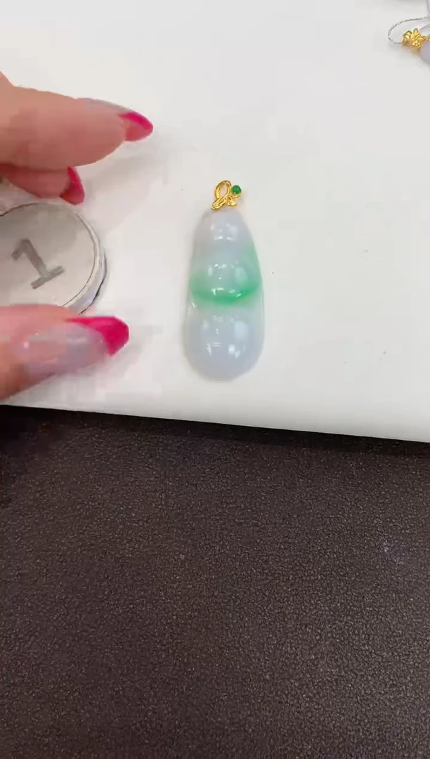 颈饰18K金镶嵌翡翠天然缅甸a货翡翠(多样性发其一