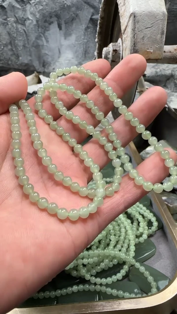 和田玉未镶嵌颈饰项链