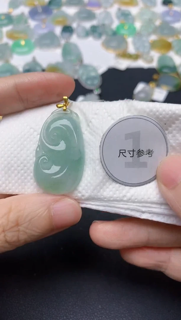 翡翠18K金镶嵌颈饰天然缅甸A货翡翠