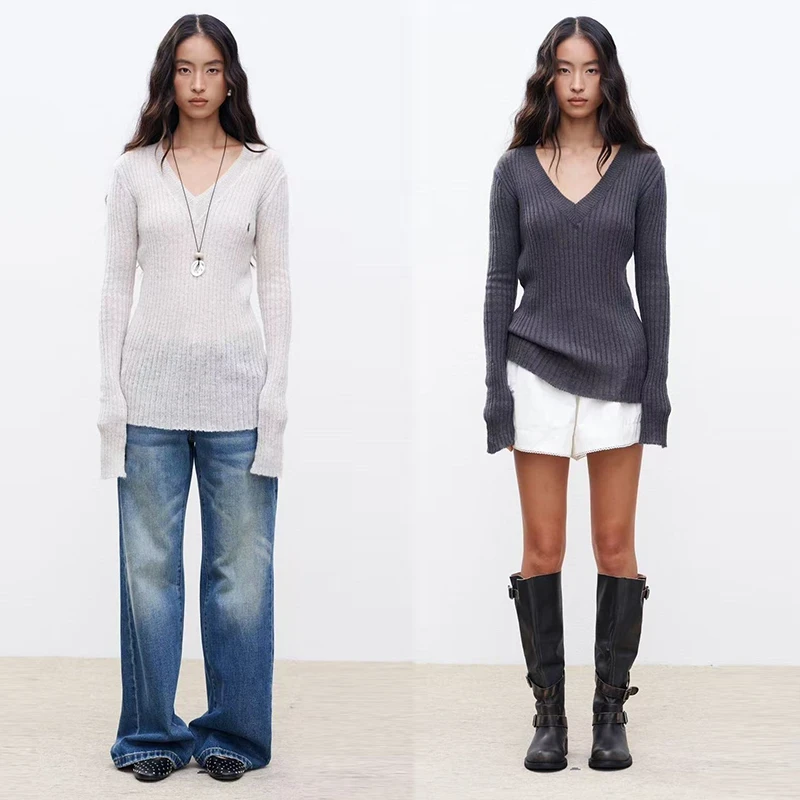 慵懒V领修身显瘦针织打底衫女秋季简约休闲上衣