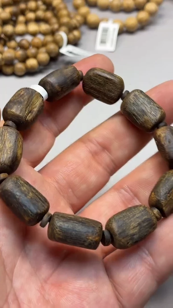 沉香手串 海南红金猊随型单圈沉水多样性发其一