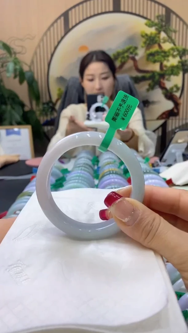 【闪购商品】翡翠手镯未镶嵌99900774