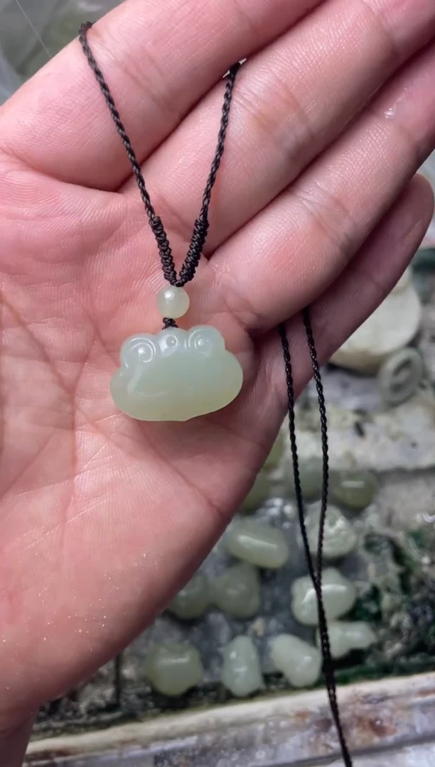 和田玉未镶嵌颈饰1