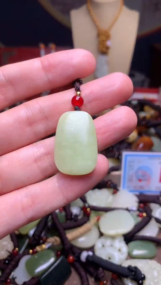 颈饰未镶嵌和田玉新疆料青海料清水和田玉吊坠