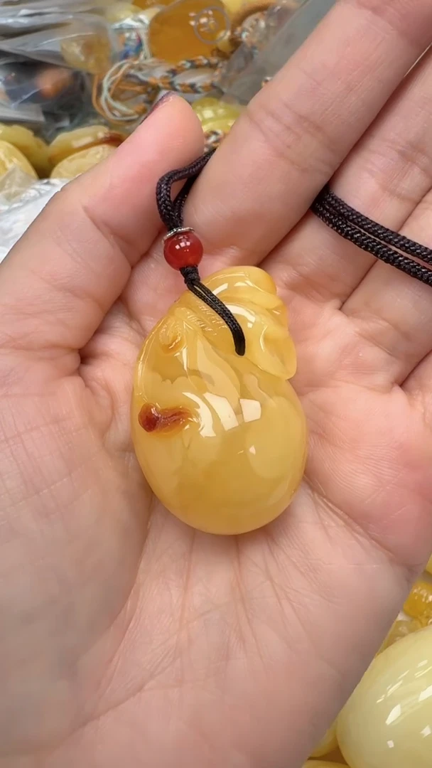 裸石琥珀未镶嵌如图