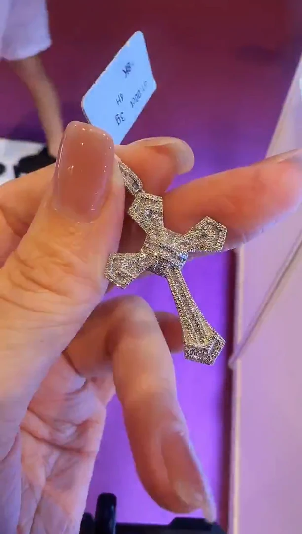 吊坠(不含链)钻石18K金镶嵌严选-十字架