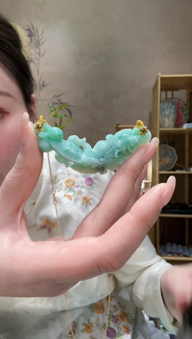 【闪购商品】翡翠颈饰未镶嵌的