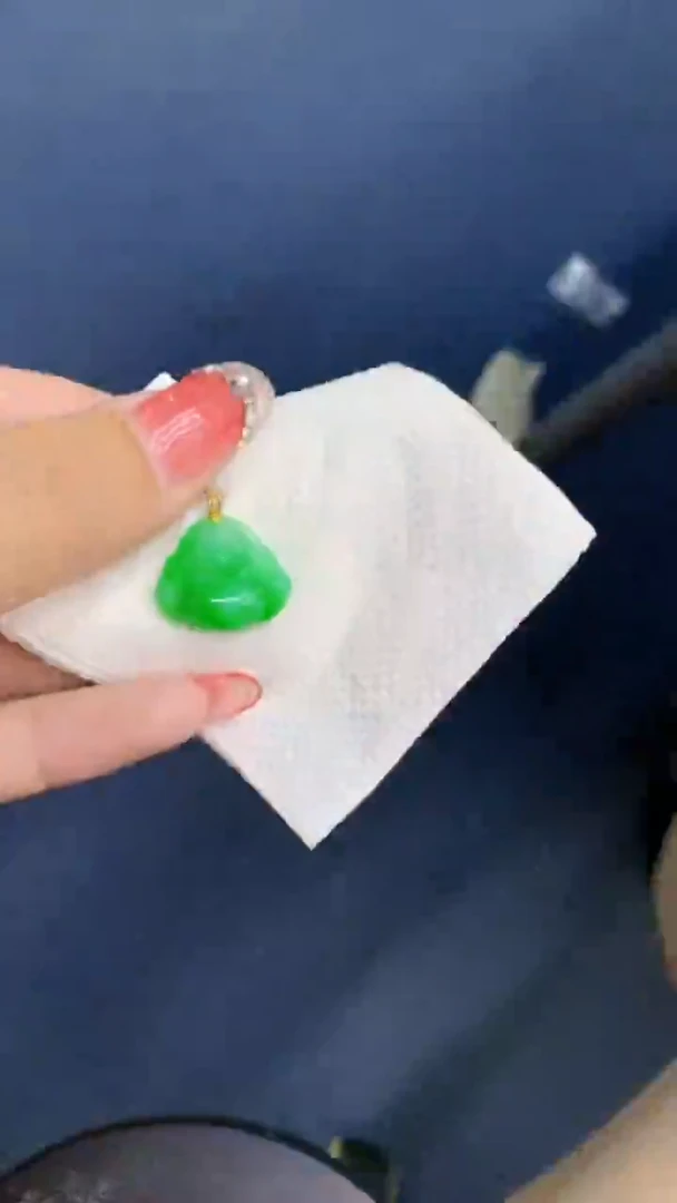 颈饰18K金镶嵌翡翠1