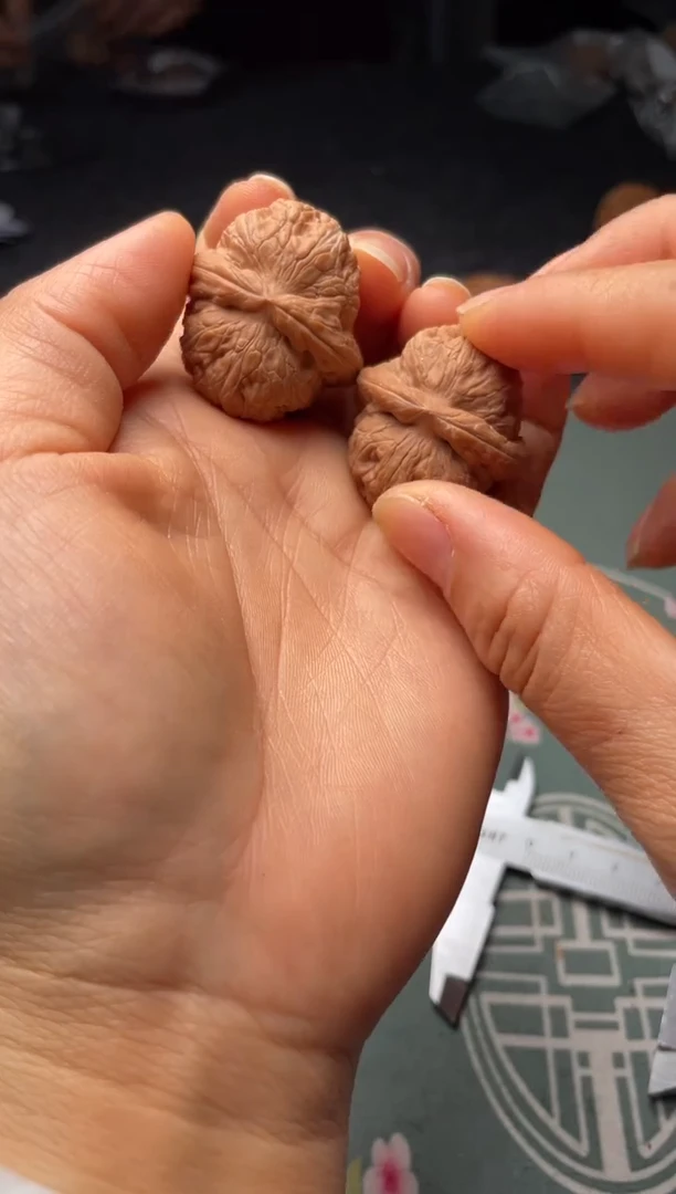 把件文玩核桃w196   元宝 33尺