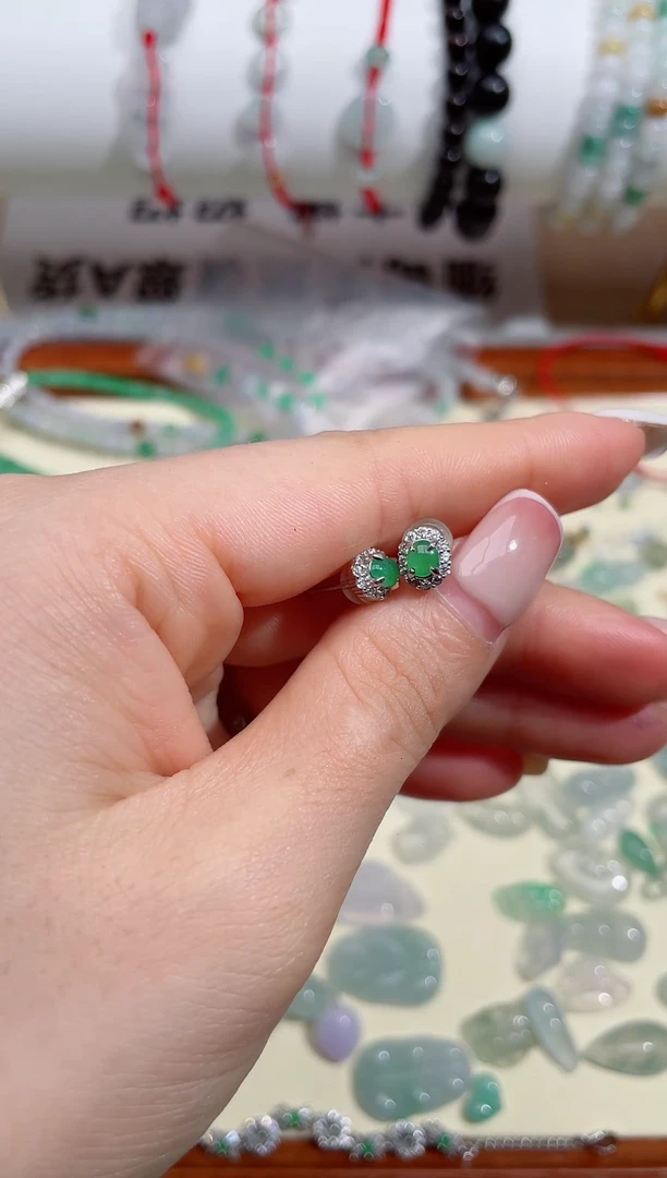银S925镶嵌翡翠耳饰.