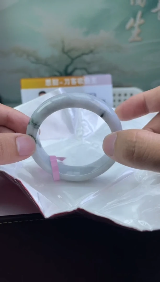翡翠手镯未镶嵌1