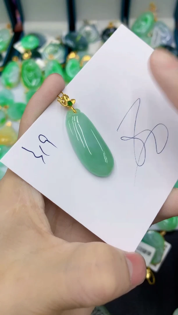 翡翠未镶嵌颈饰11111