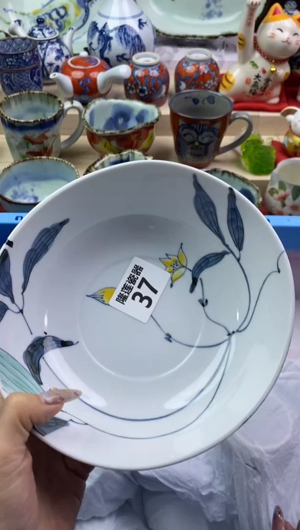 【闪购商品】瓷片隆莲瓷器欢迎大家