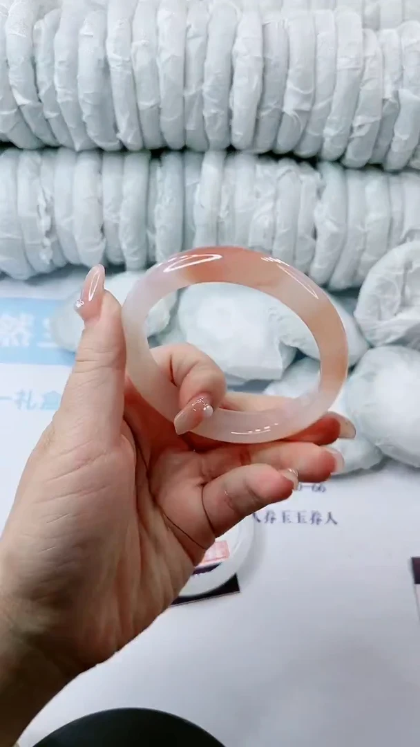 【闪购商品】石英质玉手镯未镶嵌多样性发货C64