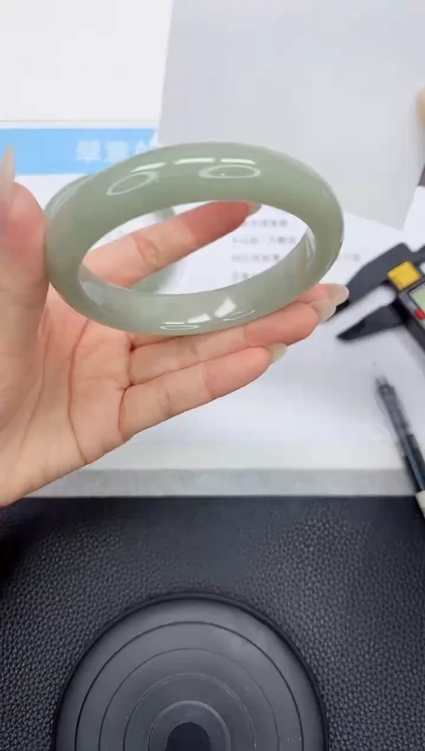 石英质玉手镯未镶嵌63-64.7